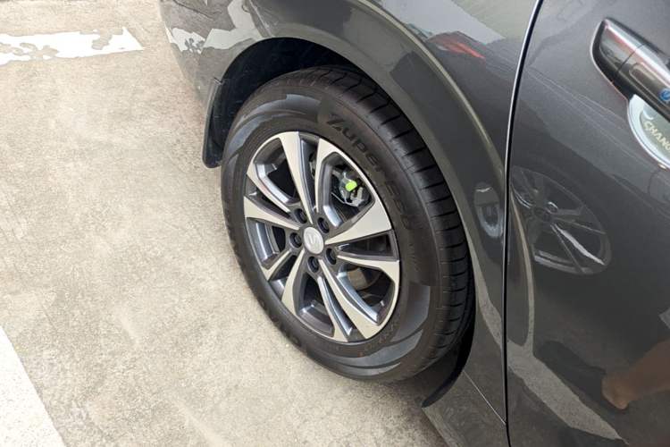 Used CHANGAN Eado 2023 Changan Edition PLUS Blue Whale NE 1.4T GDI DCT Prestige Version Right Rear Wheel Hub