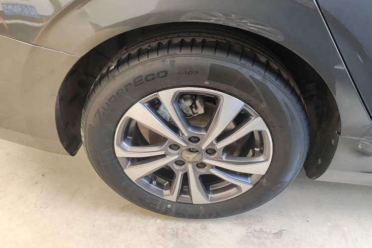 Used CHANGAN Eado 2023 Changan Edition PLUS Blue Whale NE 1.4T GDI DCT Prestige Version Right Rear Wheel Hub