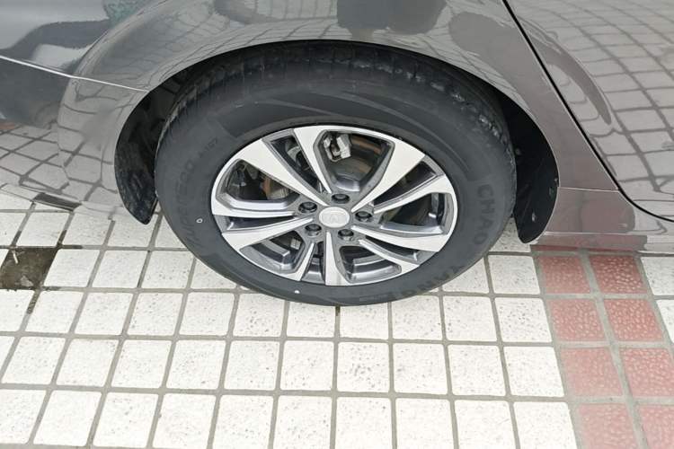 Used CHANGAN Eado 2023 Changan Edition PLUS Blue Whale NE 1.4T GDI DCT Prestige Version Right Rear Wheel Hub