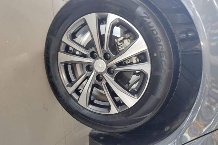 Used CHANGAN Eado 2023 Changan Edition PLUS Blue Whale NE 1.4T GDI DCT Prestige Version Right Rear Wheel Hub