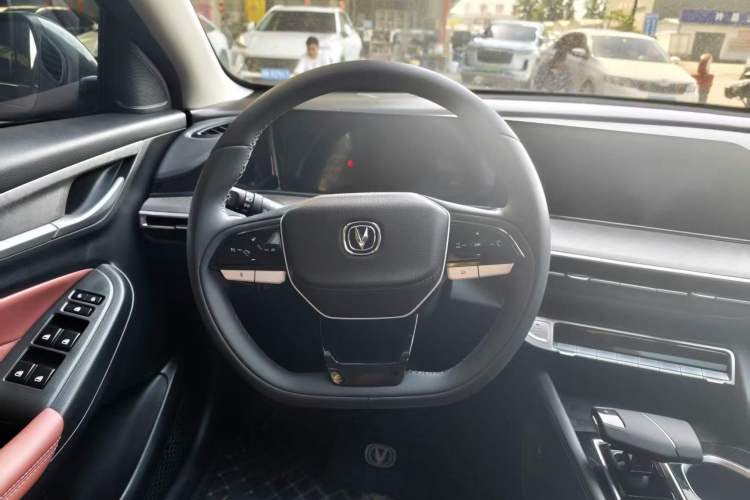 Used CHANGAN Eado 2023 Changan Edition PLUS Blue Whale NE 1.4T GDI DCT Prestige Version Steering Wheel
