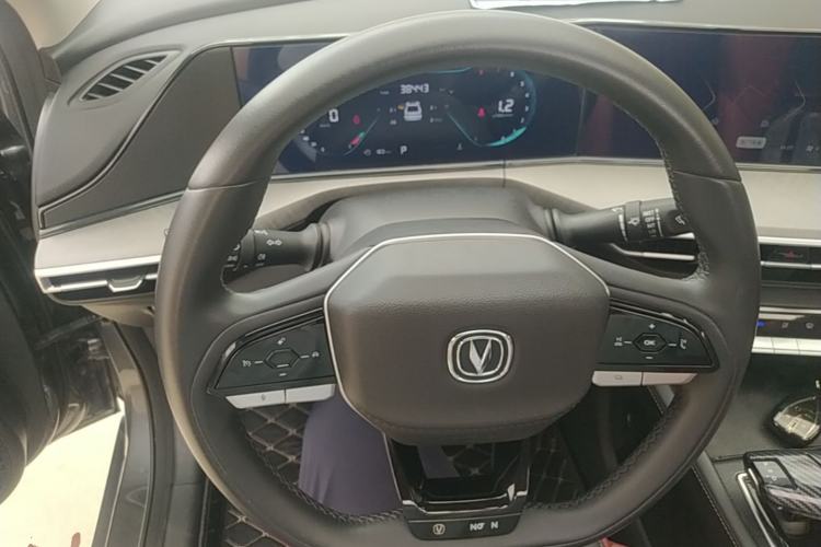 Used CHANGAN Eado 2023 Changan Edition PLUS Blue Whale NE 1.4T GDI DCT Prestige Version Steering Wheel