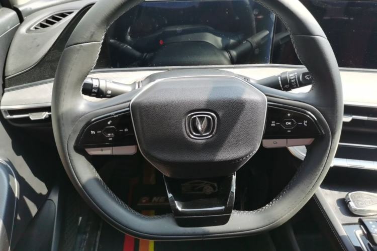 Used CHANGAN Eado 2023 Changan Edition PLUS Blue Whale NE 1.4T GDI DCT Prestige Version Steering Wheel