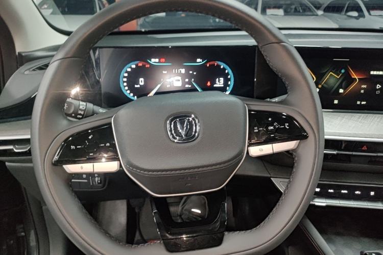 Used CHANGAN Eado 2023 Changan Edition PLUS Blue Whale NE 1.4T GDI DCT Prestige Version Steering Wheel