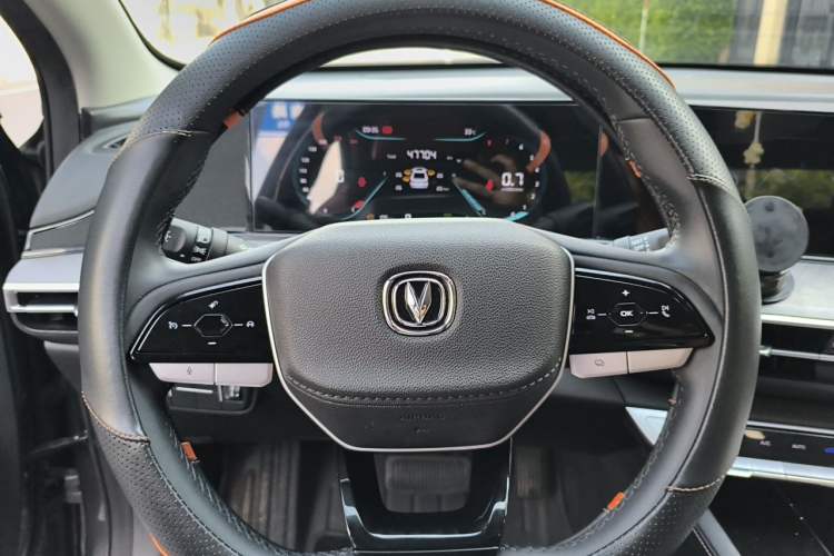 Used CHANGAN Eado 2023 Changan Edition PLUS Blue Whale NE 1.4T GDI DCT Prestige Version Steering Wheel