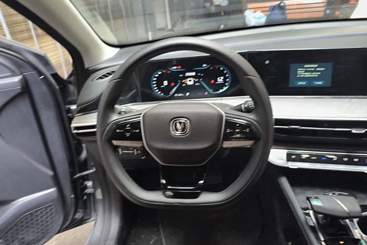 Used CHANGAN Eado 2023 Changan Edition PLUS Blue Whale NE 1.4T GDI DCT Prestige Version Steering Wheel