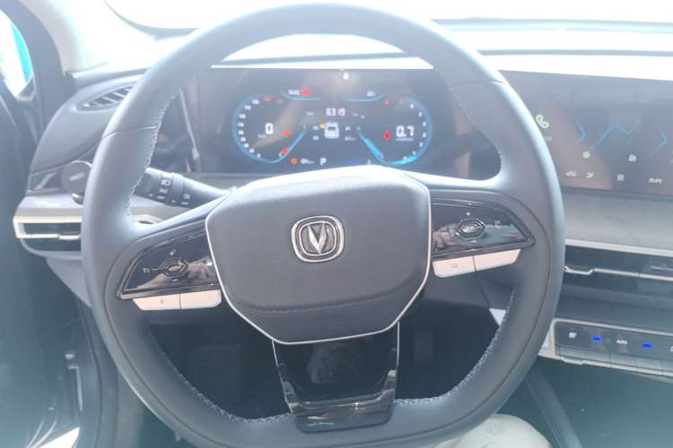 Used CHANGAN Eado 2023 Changan Edition PLUS Blue Whale NE 1.4T GDI DCT Prestige Version Steering Wheel