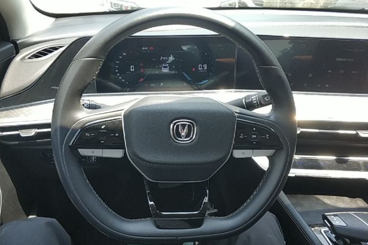 Used CHANGAN Eado 2023 Changan Edition PLUS Blue Whale NE 1.4T GDI DCT Prestige Version Steering Wheel