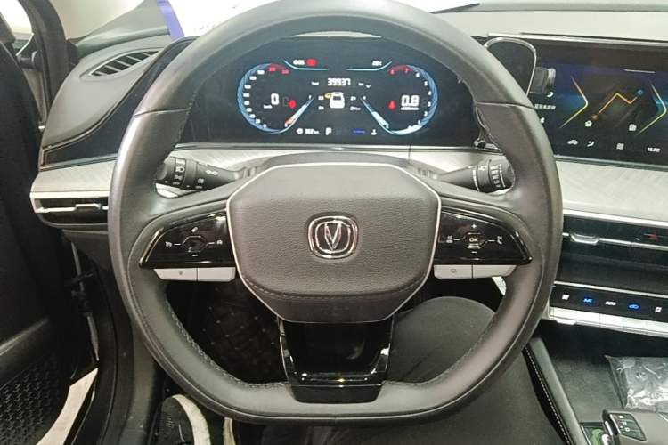 Used CHANGAN Eado 2023 Changan Edition PLUS Blue Whale NE 1.4T GDI DCT Prestige Version Steering Wheel