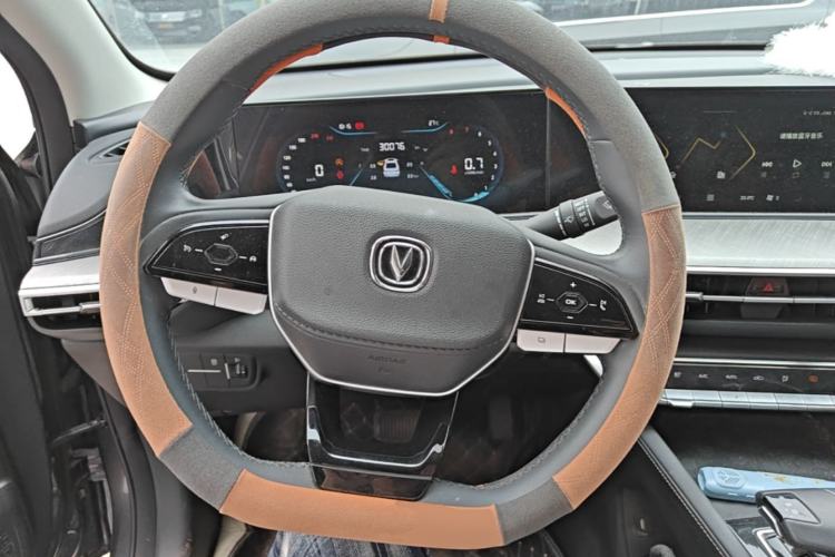 Used CHANGAN Eado 2023 Changan Edition PLUS Blue Whale NE 1.4T GDI DCT Prestige Version Steering Wheel