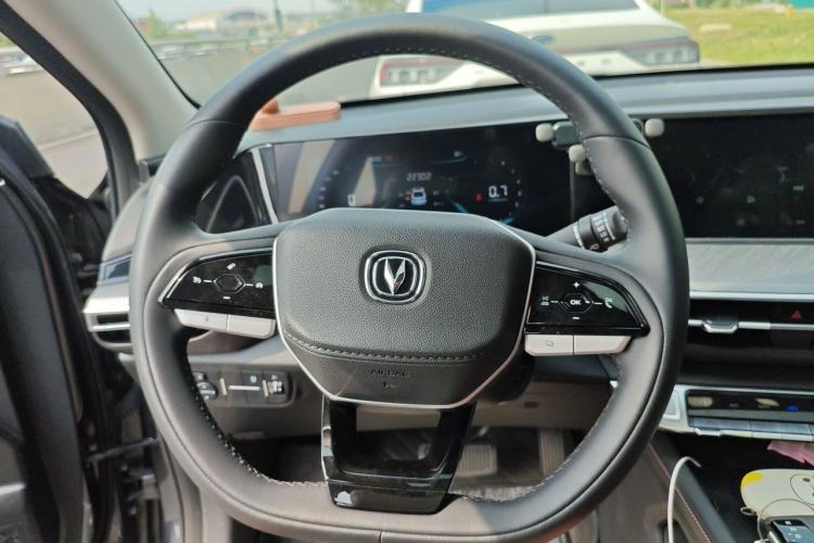 Used CHANGAN Eado 2023 Changan Edition PLUS Blue Whale NE 1.4T GDI DCT Prestige Version Steering Wheel