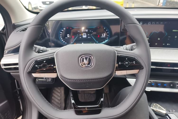 Used CHANGAN Eado 2023 Changan Edition PLUS Blue Whale NE 1.4T GDI DCT Prestige Version Steering Wheel
