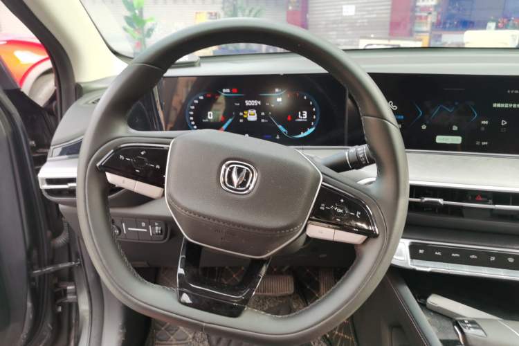 Used CHANGAN Eado 2023 Changan Edition PLUS Blue Whale NE 1.4T GDI DCT Prestige Version Steering Wheel