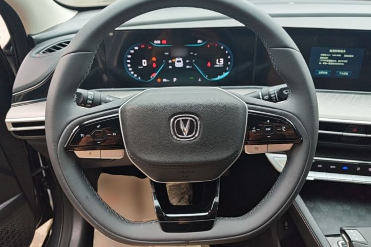Used CHANGAN Eado 2023 Changan Edition PLUS Blue Whale NE 1.4T GDI DCT Prestige Version Steering Wheel