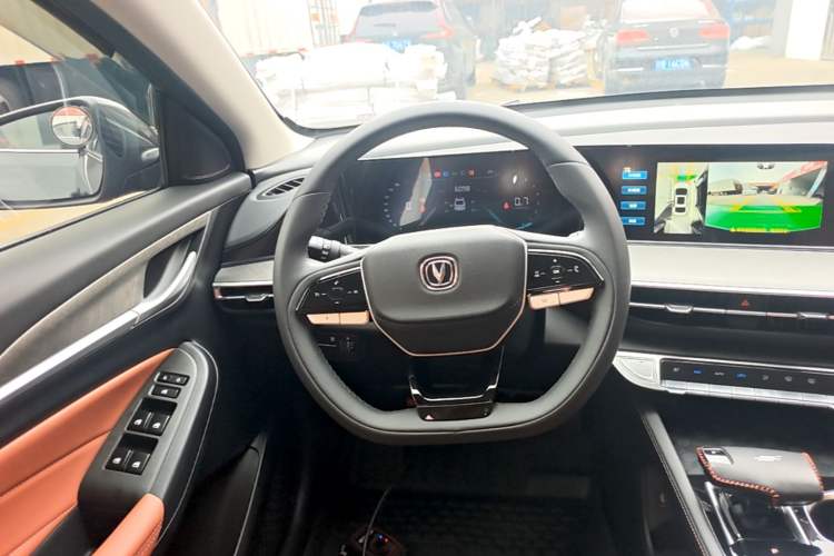 Used CHANGAN Eado 2023 Changan Edition PLUS Blue Whale NE 1.4T GDI DCT Prestige Version Steering Wheel