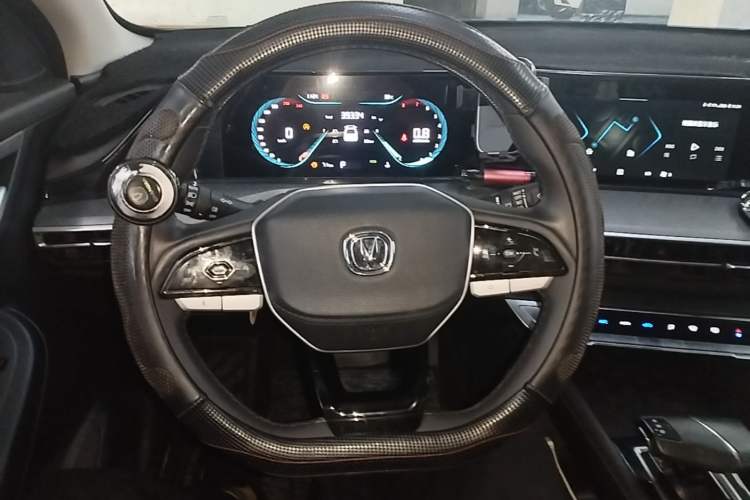 Used CHANGAN Eado 2023 Changan Edition PLUS Blue Whale NE 1.4T GDI DCT Prestige Version Steering Wheel