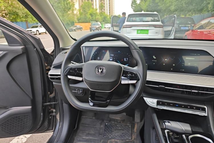 Used CHANGAN Eado 2023 Changan Edition PLUS Blue Whale NE 1.4T GDI DCT Prestige Version Steering Wheel