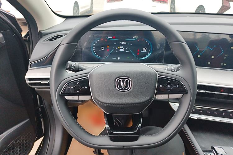 Used CHANGAN Eado 2023 Changan Edition PLUS Blue Whale NE 1.4T GDI DCT Prestige Version Steering Wheel