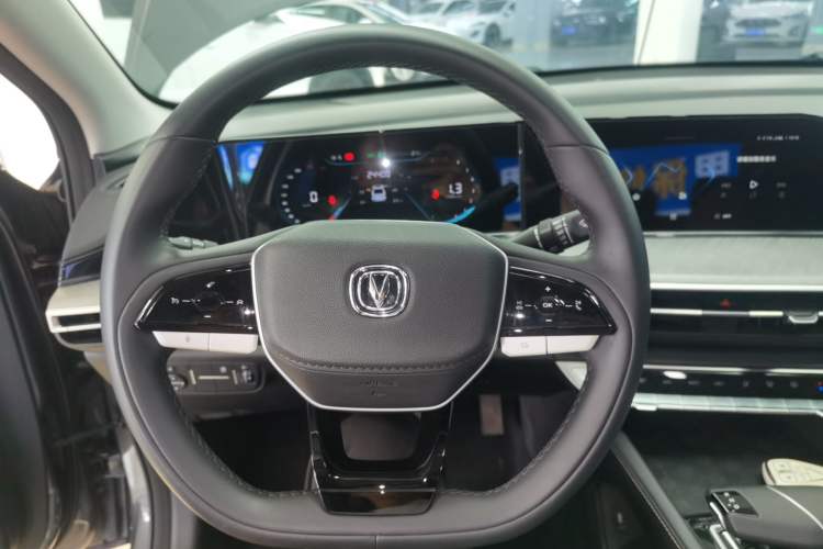 Used CHANGAN Eado 2023 Changan Edition PLUS Blue Whale NE 1.4T GDI DCT Prestige Version Steering Wheel