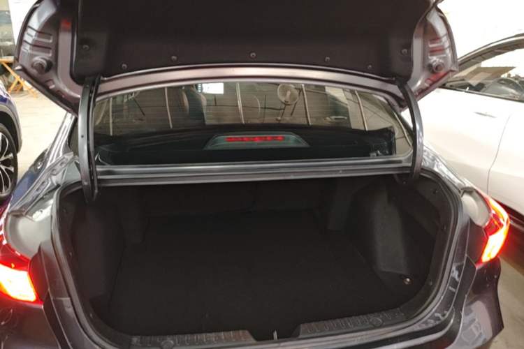 Used CHANGAN Eado 2023 Changan Edition PLUS Blue Whale NE 1.4T GDI DCT Prestige Version Trunk