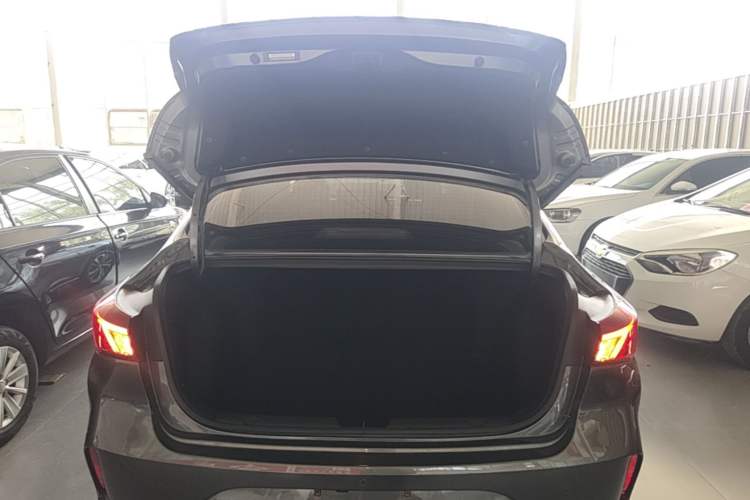 Used CHANGAN Eado 2023 Changan Edition PLUS Blue Whale NE 1.4T GDI DCT Prestige Version Trunk