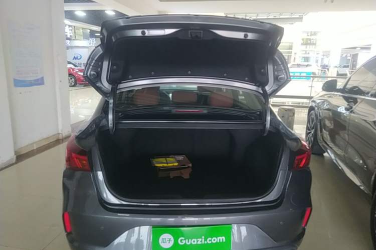 Used CHANGAN Eado 2023 Changan Edition PLUS Blue Whale NE 1.4T GDI DCT Prestige Version Trunk