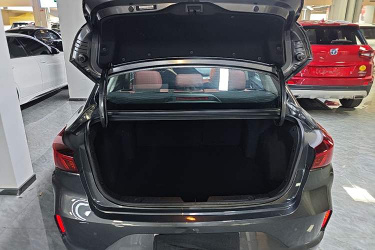 Used CHANGAN Eado 2023 Changan Edition PLUS Blue Whale NE 1.4T GDI DCT Prestige Version Trunk