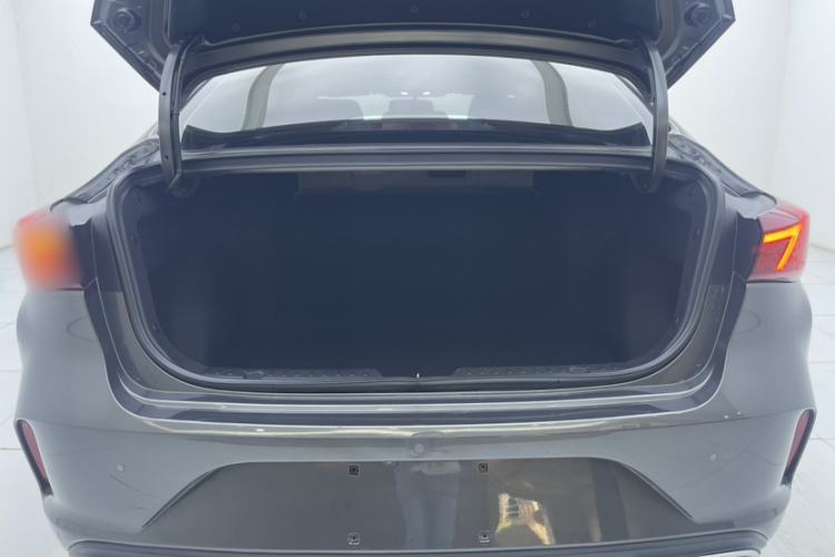Used CHANGAN Eado 2023 Changan Edition PLUS Blue Whale NE 1.4T GDI DCT Prestige Version Trunk