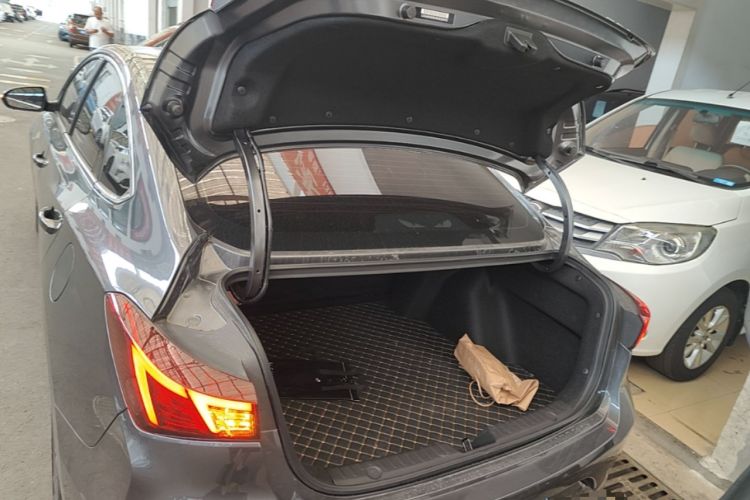 Used CHANGAN Eado 2023 Changan Edition PLUS Blue Whale NE 1.4T GDI DCT Prestige Version Trunk