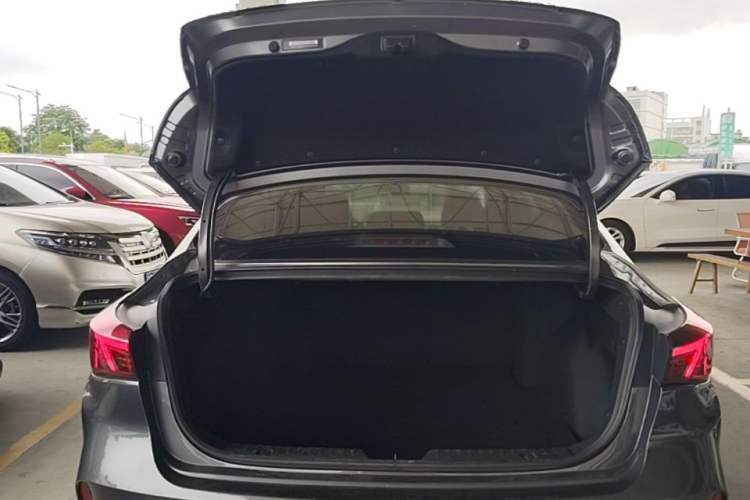 Used CHANGAN Eado 2023 Changan Edition PLUS Blue Whale NE 1.4T GDI DCT Prestige Version Trunk