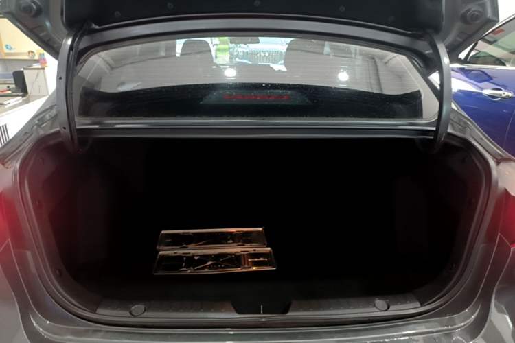 Used CHANGAN Eado 2023 Changan Edition PLUS Blue Whale NE 1.4T GDI DCT Prestige Version Trunk