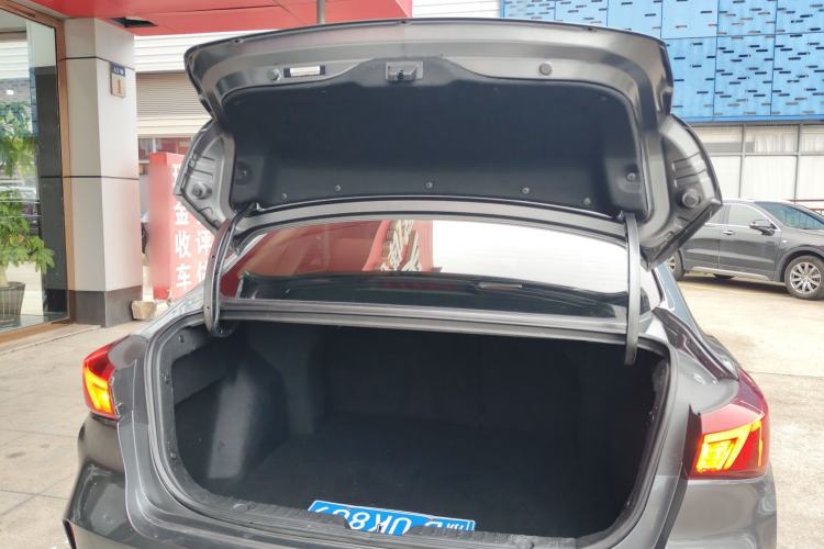 Used CHANGAN Eado 2023 Changan Edition PLUS Blue Whale NE 1.4T GDI DCT Prestige Version Trunk