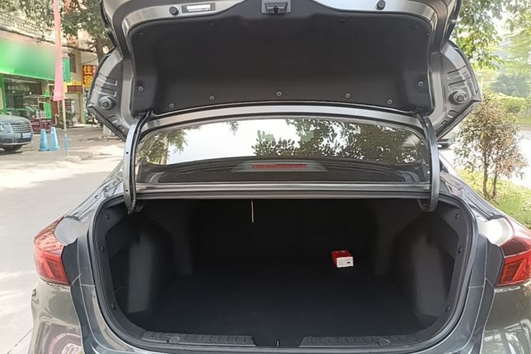 Used CHANGAN Eado 2023 Changan Edition PLUS Blue Whale NE 1.4T GDI DCT Prestige Version Trunk
