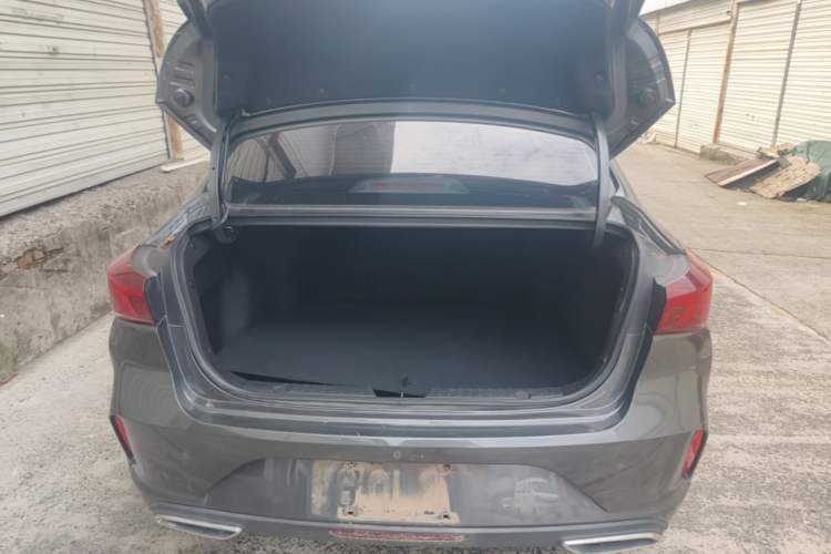 Used CHANGAN Eado 2023 Changan Edition PLUS Blue Whale NE 1.4T GDI DCT Prestige Version Trunk
