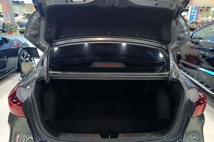Used CHANGAN Eado 2023 Changan Edition PLUS Blue Whale NE 1.4T GDI DCT Prestige Version Trunk