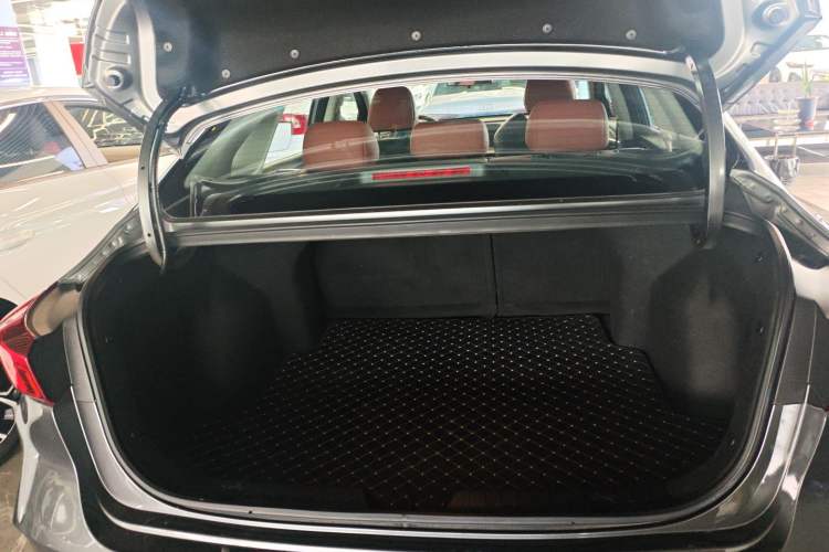 Used CHANGAN Eado 2023 Changan Edition PLUS Blue Whale NE 1.4T GDI DCT Prestige Version Trunk