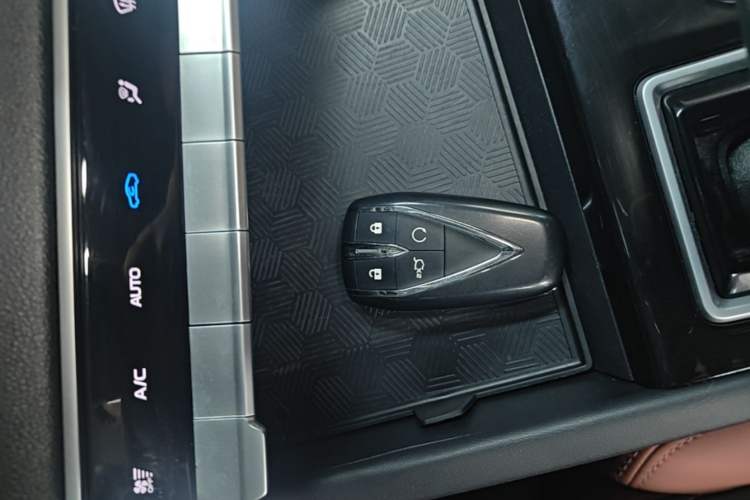 Used CHANGAN Eado 2023 Changan Edition PLUS Blue Whale NE 1.4T GDI DCT Prestige Version Vehicle Key