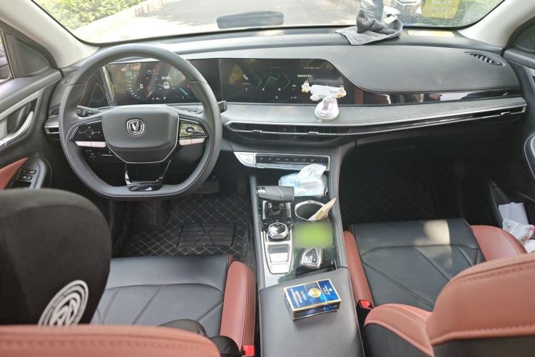 Used CHANGAN Eado 2023 Changan Edition PLUS Blue Whale NE 1.4T GDI DCT Prestige Version Center Console