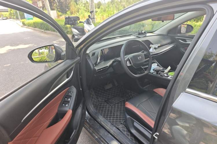 Used CHANGAN Eado 2023 Changan Edition PLUS Blue Whale NE 1.4T GDI DCT Prestige Version Driver Seat