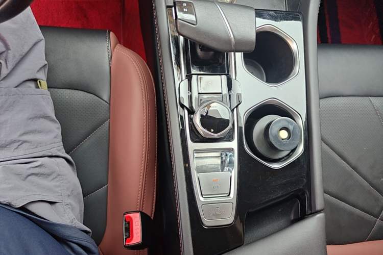 Used CHANGAN Eado 2023 Changan Edition PLUS Blue Whale NE 1.4T GDI DCT Prestige Version Gear Lever