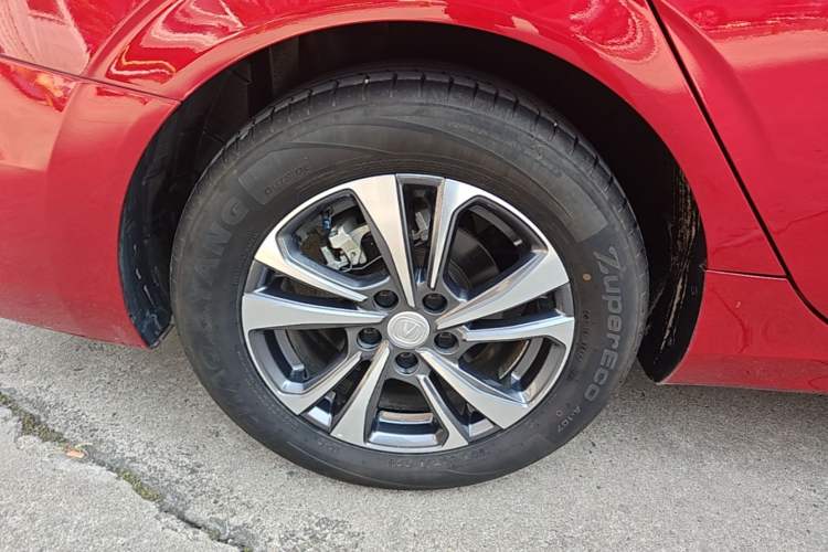 Used CHANGAN Eado 2023 Changan Edition PLUS Blue Whale NE 1.4T GDI DCT Prestige Version Right Rear Wheel Hub