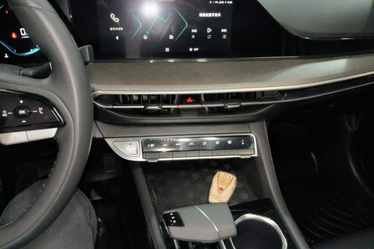 Used CHANGAN Eado 2023 Changan Edition PLUS Blue Whale NE 1.4T GDI DCT Prestige Version Audio And AC Panel
