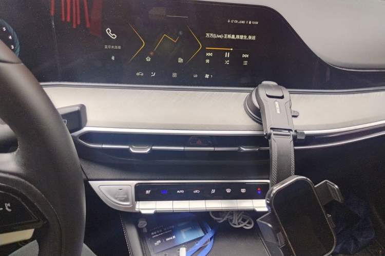 Used CHANGAN Eado 2023 Changan Edition PLUS Blue Whale NE 1.4T GDI DCT Prestige Version Audio And AC Panel