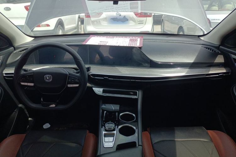 Used CHANGAN Eado 2023 Changan Edition PLUS Blue Whale NE 1.4T GDI DCT Prestige Version Center Console