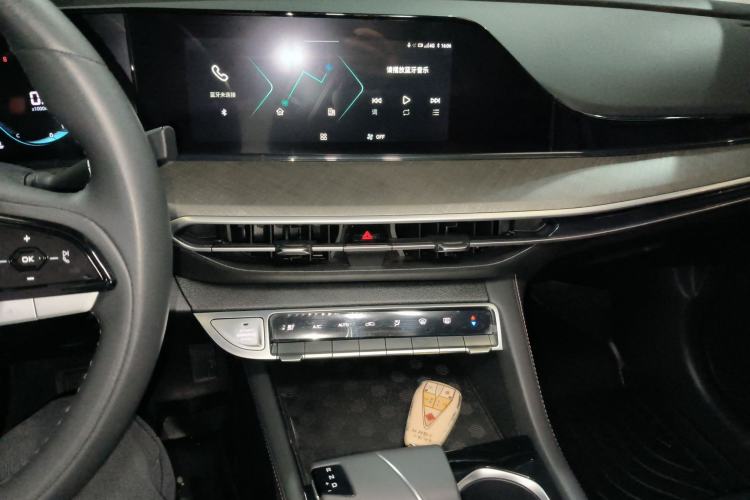 Used CHANGAN Eado 2023 Changan Edition PLUS Blue Whale NE 1.4T GDI DCT Prestige Version Center Console