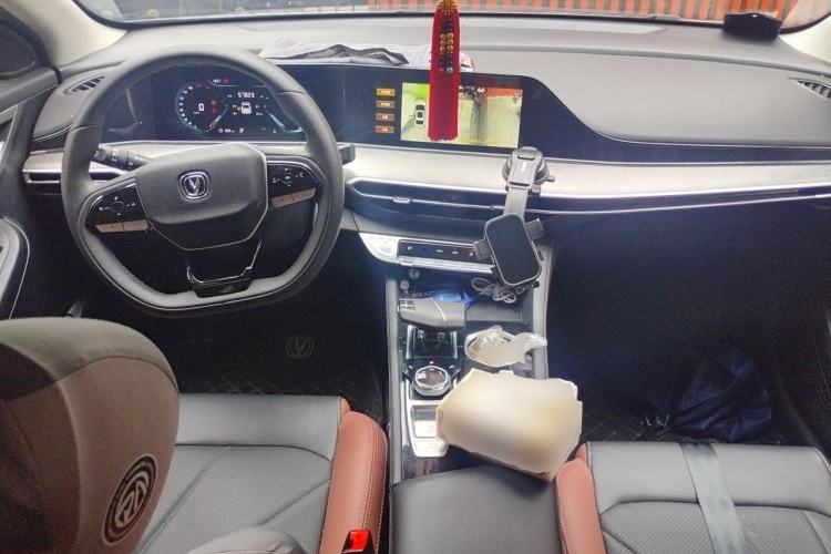 Used CHANGAN Eado 2023 Changan Edition PLUS Blue Whale NE 1.4T GDI DCT Prestige Version Center Console