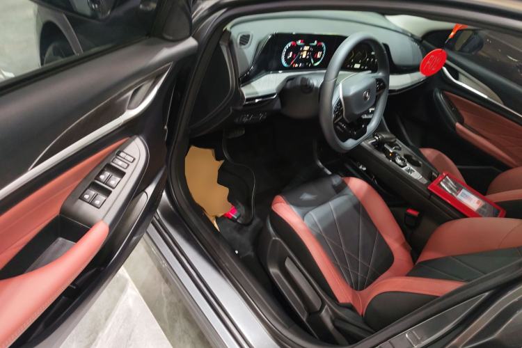 Used CHANGAN Eado 2023 Changan Edition PLUS Blue Whale NE 1.4T GDI DCT Prestige Version Driver Seat