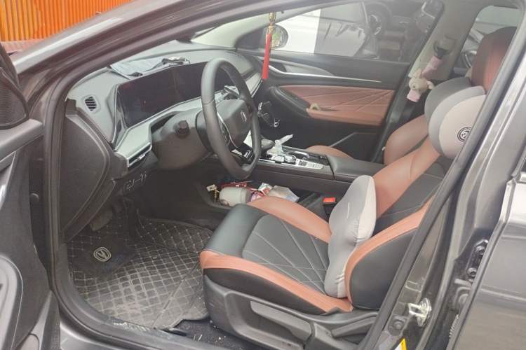 Used CHANGAN Eado 2023 Changan Edition PLUS Blue Whale NE 1.4T GDI DCT Prestige Version Driver Seat