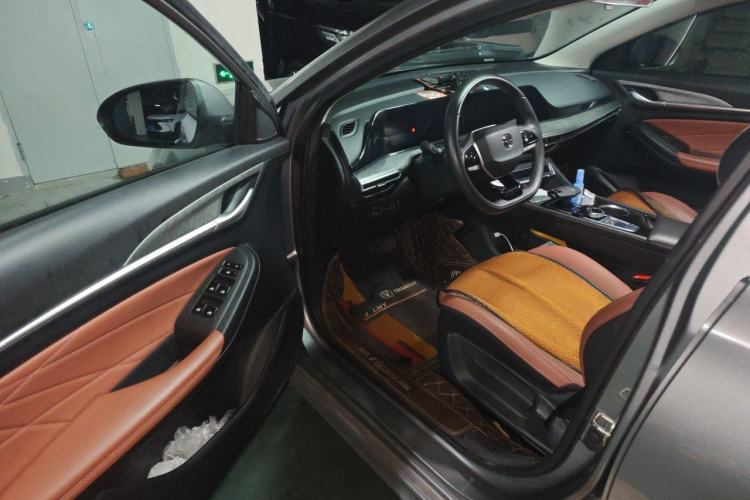 Used CHANGAN Eado 2023 Changan Edition PLUS Blue Whale NE 1.4T GDI DCT Prestige Version Driver Seat