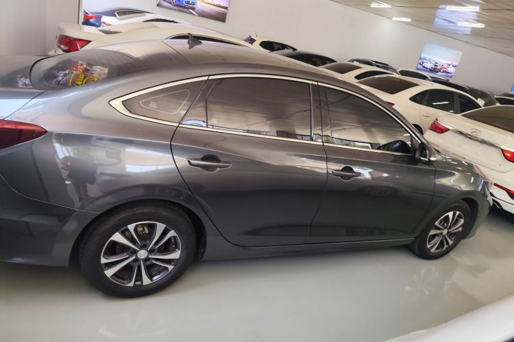 Used CHANGAN Eado 2023 Changan Edition PLUS Blue Whale NE 1.4T GDI DCT Prestige Version Exterior 5